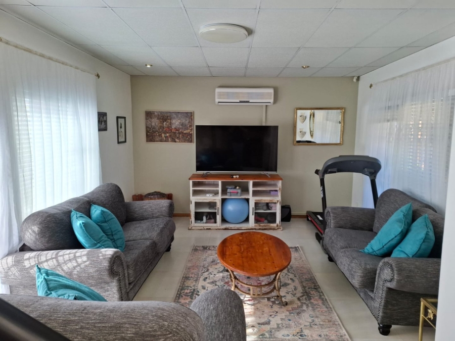 3 Bedroom Property for Sale in Pentagon Park Free State